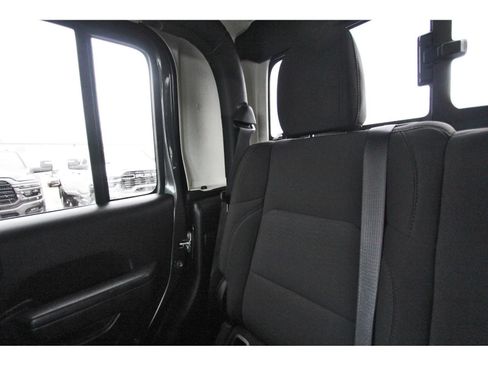 Used 2023 Jeep Gladiator Sport AWD/4WD image 14