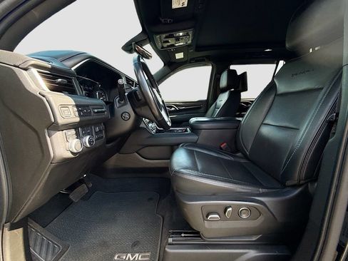 Used 2021 GMC Yukon Denali w/ Denali Premium Package image 22