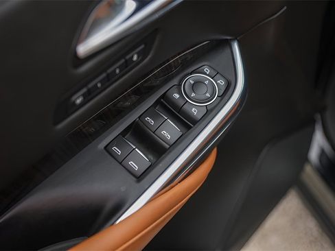 Used 2019 Cadillac XT4 Premium Luxury w/ Enhanced Visibility Package image 24