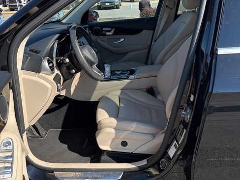 Used 2019 Mercedes-Benz GLC 300 GLC 300 image 4