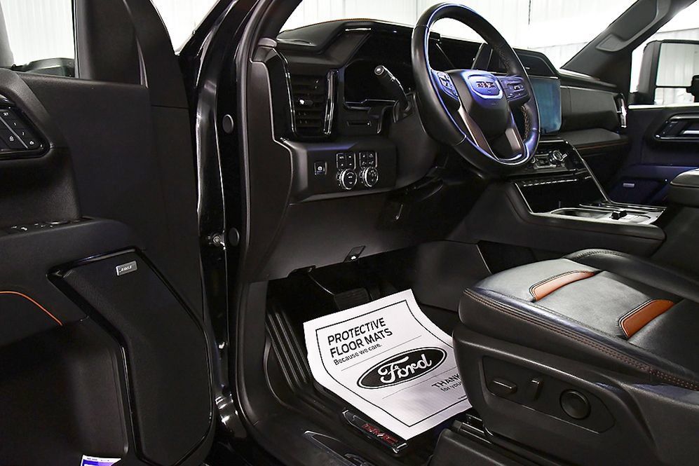 Used 2025 GMC Sierra 2500 AT4 AWD/4WD image 16