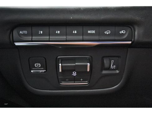 New 2026 Cadillac Escalade Platinum Sport w/ LPO, ONYX Package AWD/4WD image 15