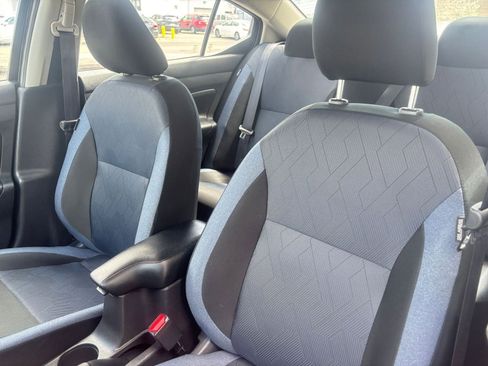 Used 2025 Nissan Versa SV FWD image 34
