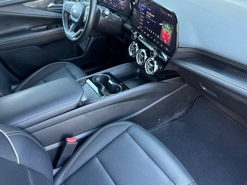 Used 2024 Chevrolet Blazer EV LT AWD/4WD image 20
