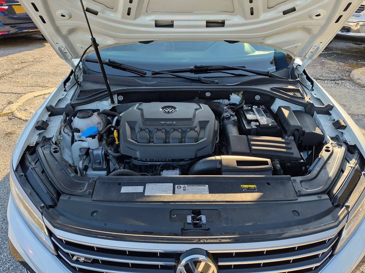 Used 2019 Volkswagen Passat 2.0T SE R-Line FWD image 21