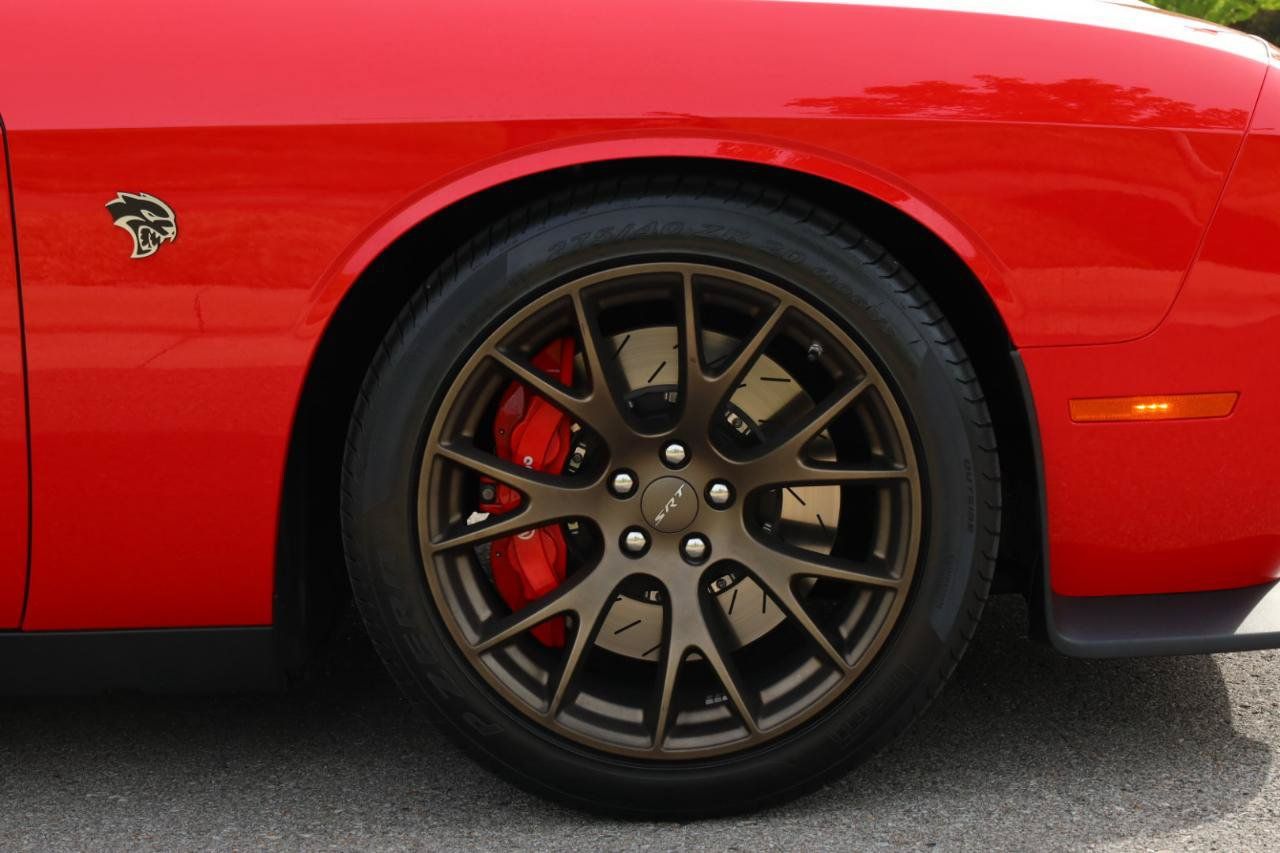 Used 2017 Dodge Challenger SRT Hellcat RWD image 24