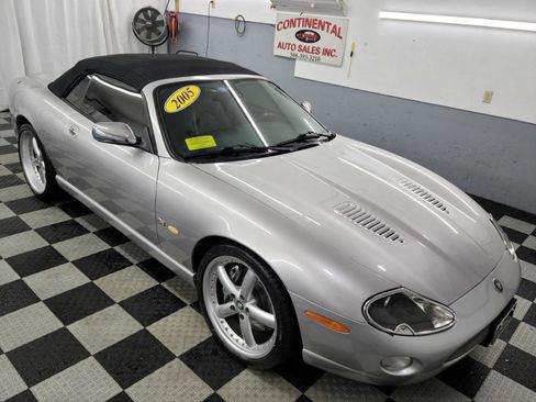 Used 2005 Jaguar XK8 Convertible RWD image 11