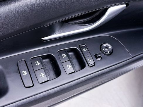 Used 2021 Hyundai Elantra SEL FWD image 11