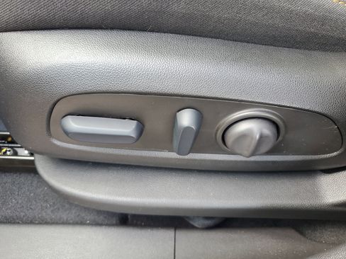 Used 2023 Chevrolet Equinox LT image 18