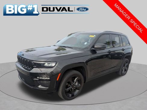 Used 2024 Jeep Grand Cherokee Limited w/ Black Appearance Package AWD/4WD image 8