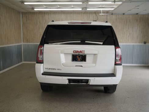 Used 2019 GMC Yukon XL SLT image 8
