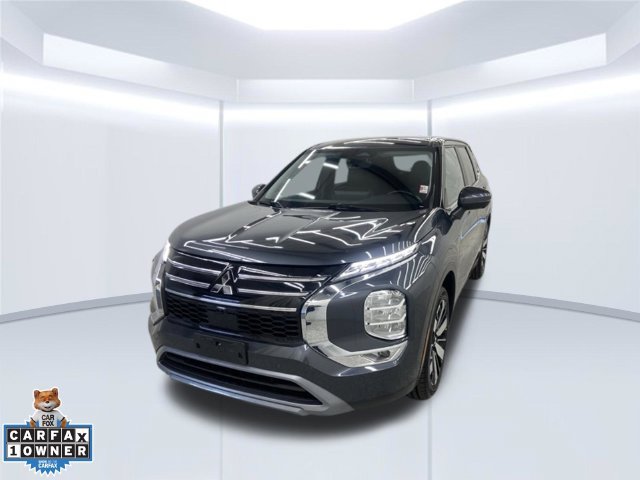 Used 2025 Mitsubishi Outlander SE FWD image 2