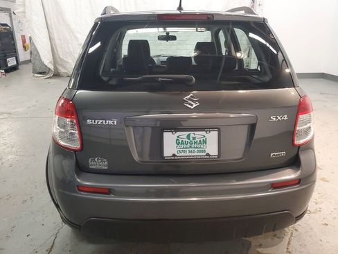 Used 2010 Suzuki SX4 AWD Hatchback image 5