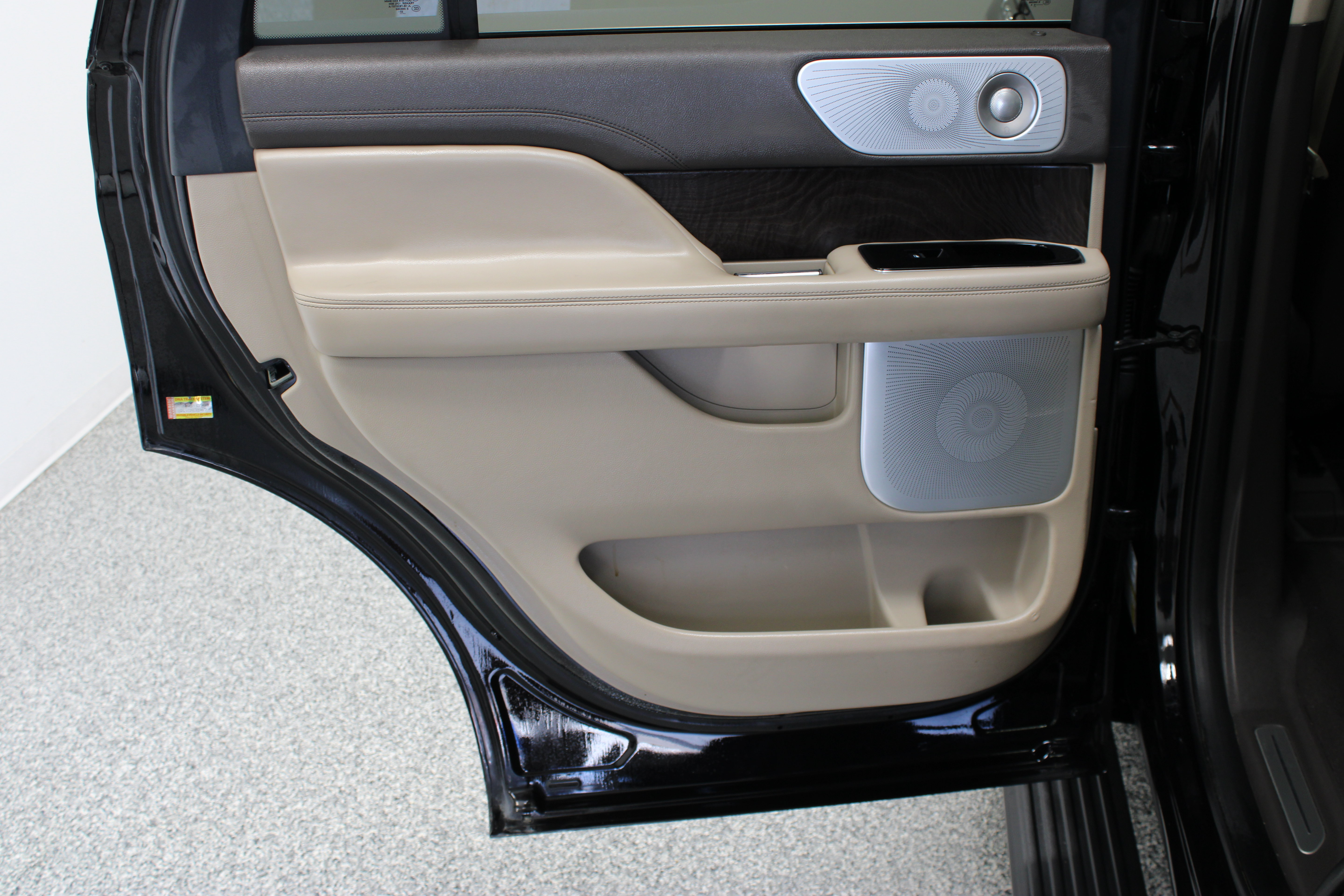 Used 2024 Lincoln Navigator Reserve AWD/4WD image 29