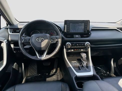 Used 2019 Toyota RAV4 XLE Premium w/ Cold Weather Package FWD image 21