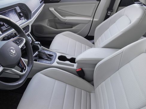 Used 2024 Volkswagen Jetta SE w/ Black Wheel Package FWD image 11
