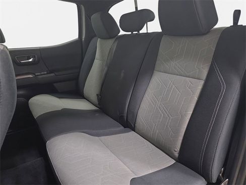 Used 2022 Toyota Tacoma TRD Sport image 13