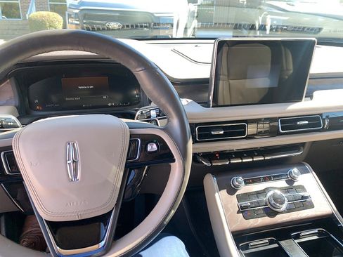 Used 2023 Lincoln Aviator Reserve w/ Elements Package Plus image 23