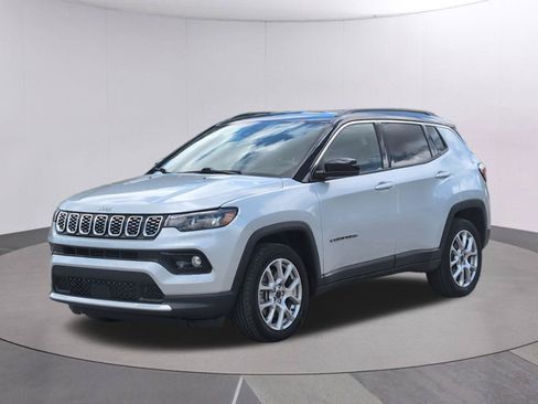 Used 2025 Jeep Compass Limited AWD/4WD image 1