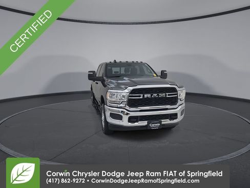 Used 2024 RAM 2500 Tradesman w/ Chrome Appearance Group AWD/4WD image 4