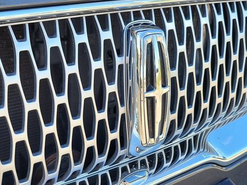 Used 2019 Lincoln Nautilus Select image 7