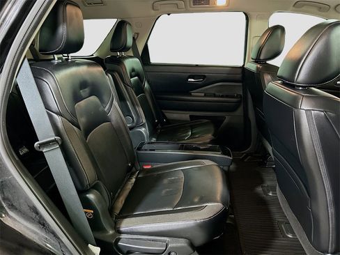 Used 2024 Nissan Pathfinder SL w/ SL Premium Package image 27