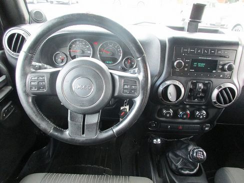Used 2012 Jeep Wrangler Unlimited Sport image 19