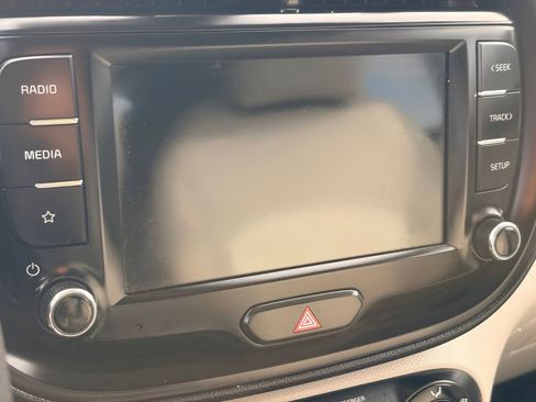 Used 2023 Kia Soul LX w/ LX Technology Package FWD image 24