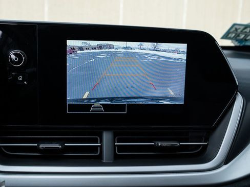 Used 2024 Chevrolet Trax RS w/ Sunroof Package image 29