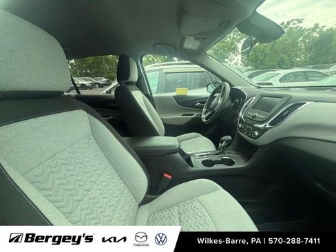 Used 2022 Chevrolet Equinox LS w/ LS Convenience Package AWD/4WD image 11