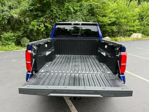 Certified 2024 Toyota Tacoma SR5 AWD/4WD image 23