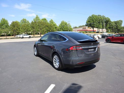 Used 2018 Tesla Model X 100D AWD/4WD image 12