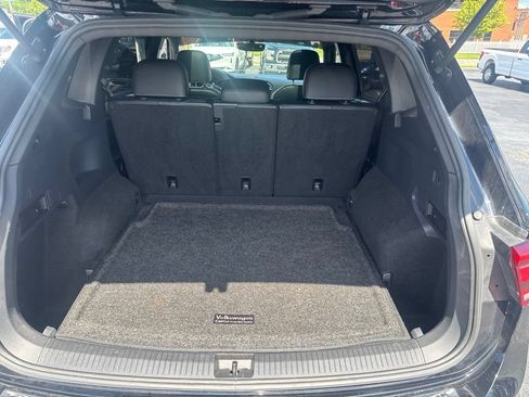 Used 2021 Volkswagen Tiguan SE R-Line AWD/4WD image 45