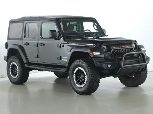 Used 2018 Jeep Wrangler Unlimited Sport S AWD/4WD image 9