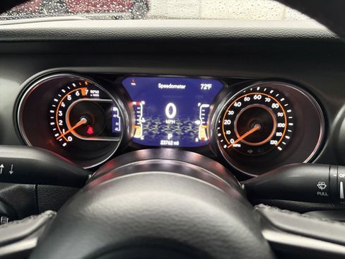 Used 2023 Jeep Gladiator Willys image 19