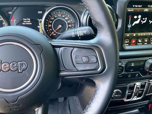 Used 2022 Jeep Gladiator Sport AWD/4WD image 22