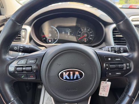 Used 2017 Kia Sorento FWD w/ LX Convenience Package image 22