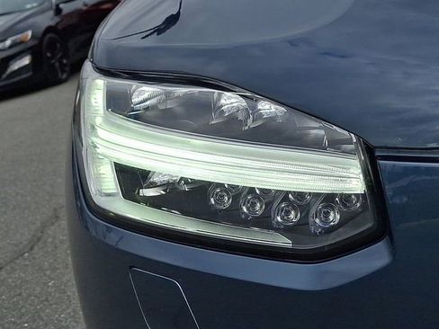 Used 2022 Volvo XC90 T5 Momentum w/ Climate Package image 9