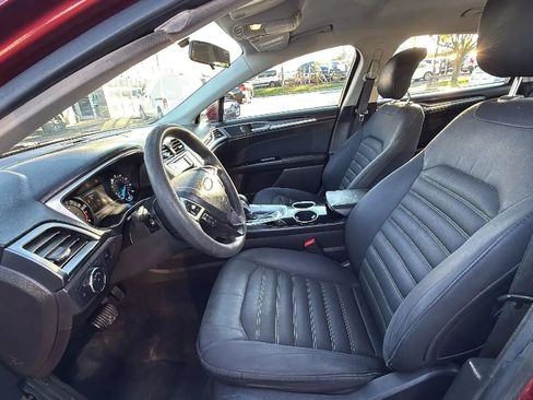Used 2013 Ford Fusion SE FWD image 10