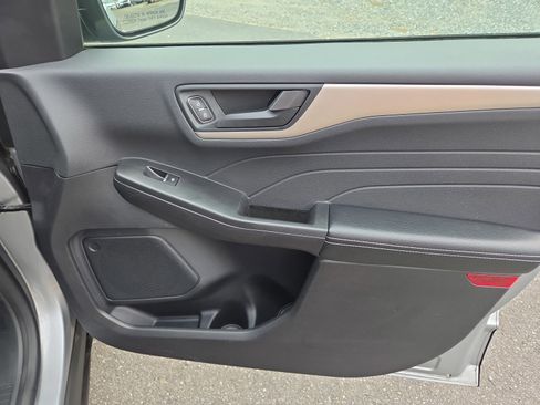 Used 2022 Ford Escape SE w/ Convenience Package image 17