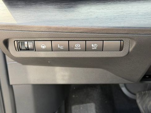 Certified 2024 Nissan Ariya FWD image 12