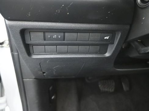 Used 2023 Mitsubishi Outlander SE image 21