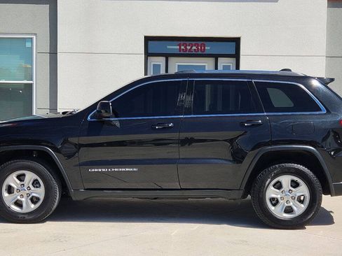 Used 2016 Jeep Grand Cherokee Laredo w/ Quick Order Package 23E AWD/4WD image 3