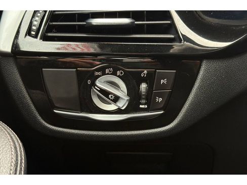 Used 2021 BMW 540i w/ M Sport Package image 30