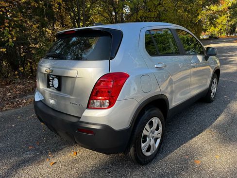 Used 2016 Chevrolet Trax LS image 2