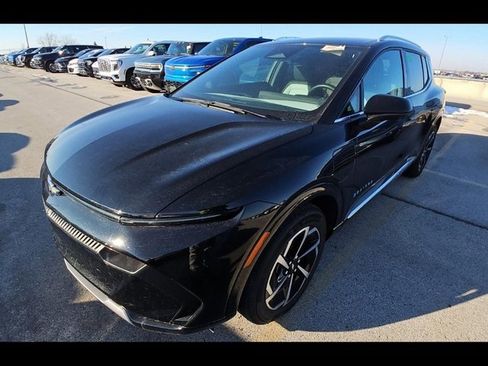 Used 2025 Chevrolet Equinox EV LT image 1