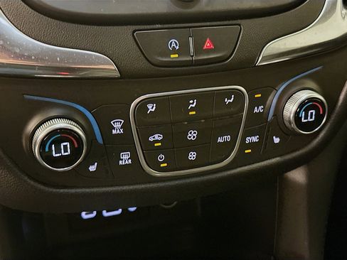 Used 2022 Chevrolet Equinox LT AWD/4WD image 24