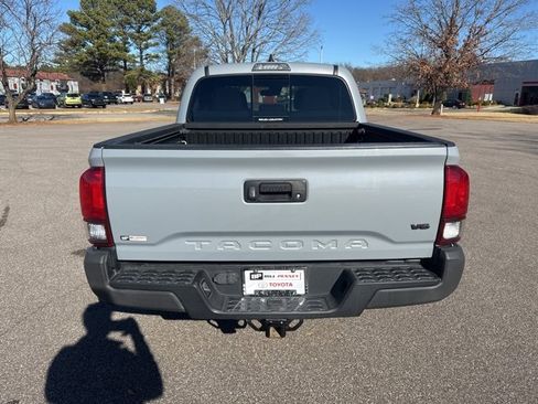 Used 2019 Toyota Tacoma TRD Off-Road image 4