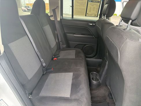 Used 2017 Jeep Patriot Latitude AWD/4WD image 24