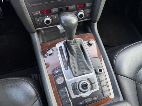 Used 2010 Audi Q7 TDI Prestige AWD/4WD image 21